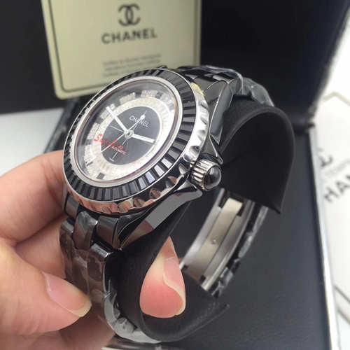 シャネル時計背面デザイン